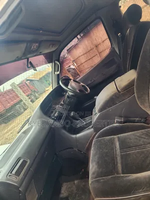Toyota HiAce 1999 Gold
