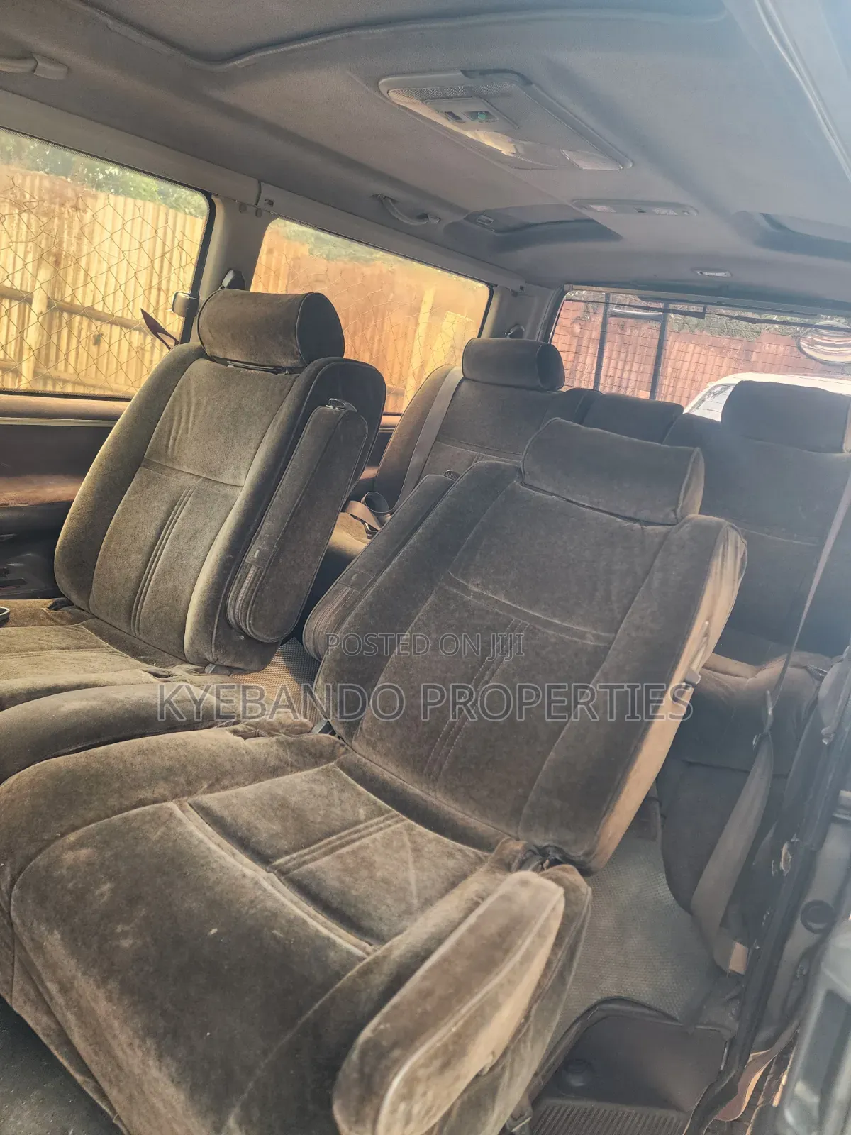 Toyota HiAce 1999 Gold