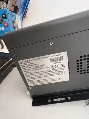 2KW Low Frequency Hybrid Solar Inverter 35–150V DC PV Input Range