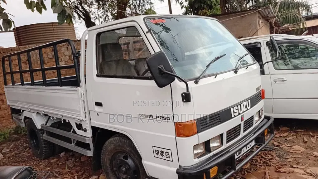Isuzu ELF Truck