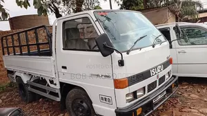 Isuzu ELF Truck