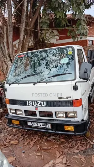 Isuzu ELF Truck
