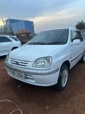 Toyota Raum 1998 White