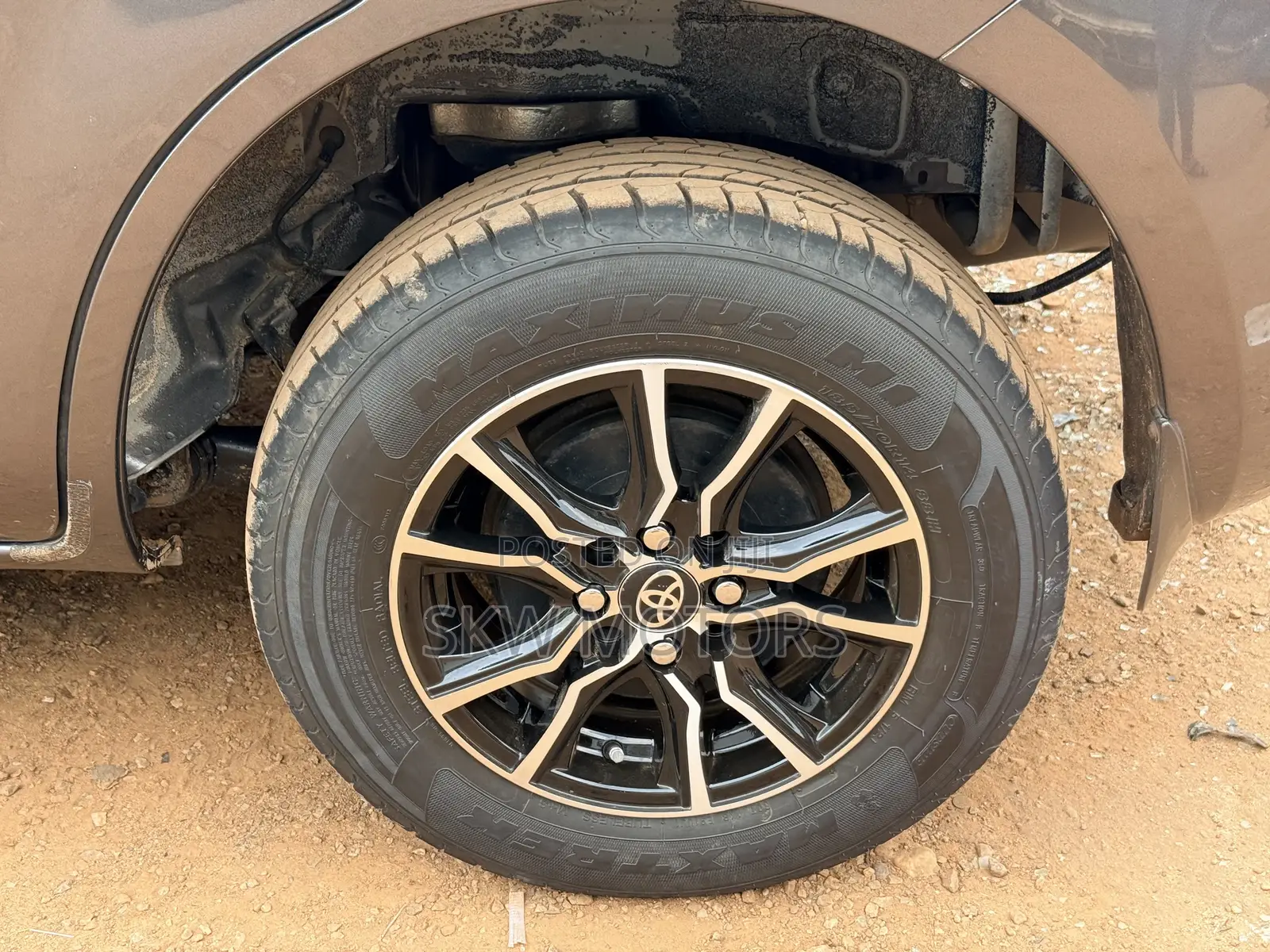 Toyota Sienta 2012 Gray