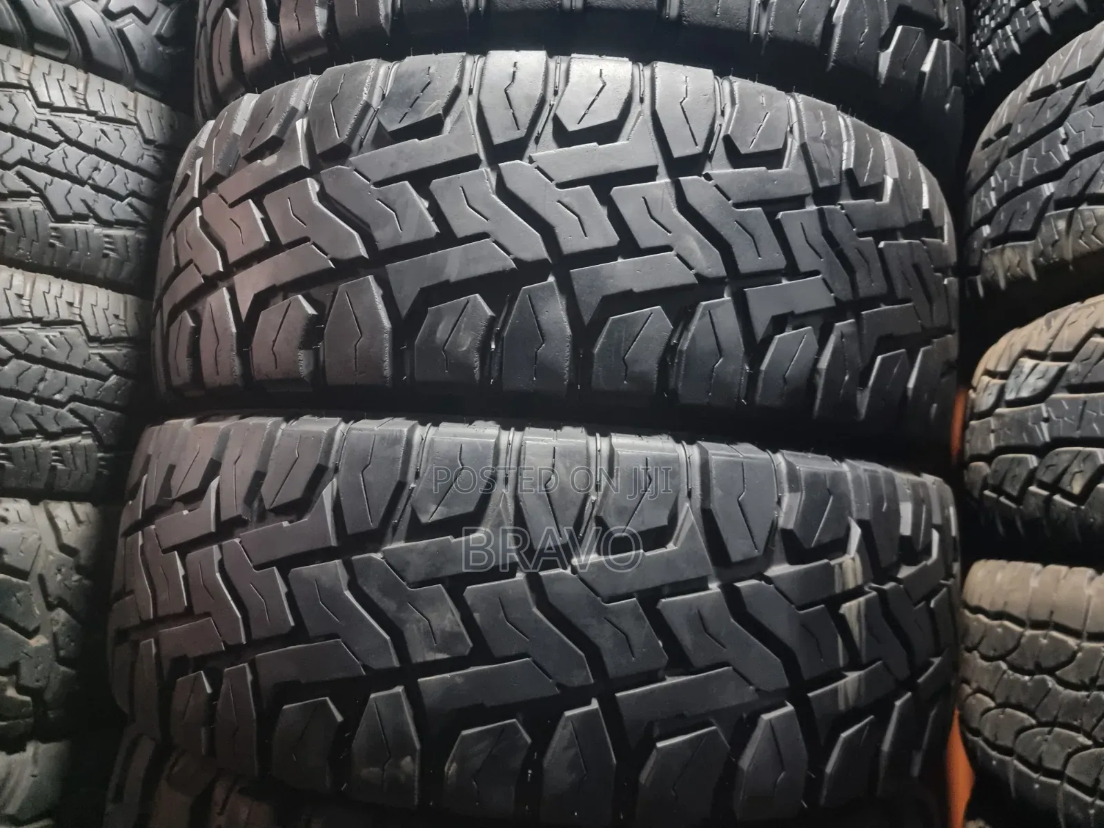 285/70r17 Mud Grip Good Condition.