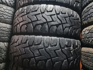 285/70r17 Mud Grip Good Condition.