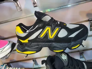 Converse / Sneakers Shoes New Balance 9060