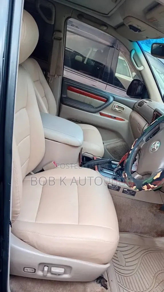 Toyota Land Cruiser Cygnus 4.7 2007 Black