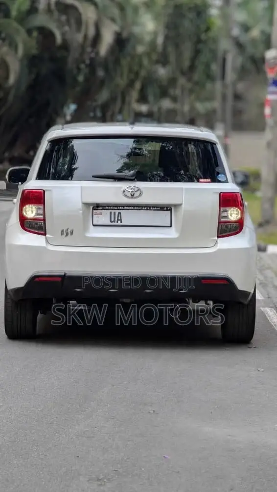 Toyota IST 2010 White