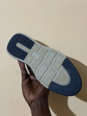 MEMPHIS Casual Shoe