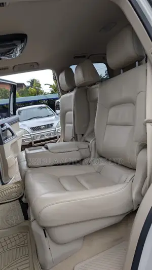 Toyota Land Cruiser Prado 2018 White