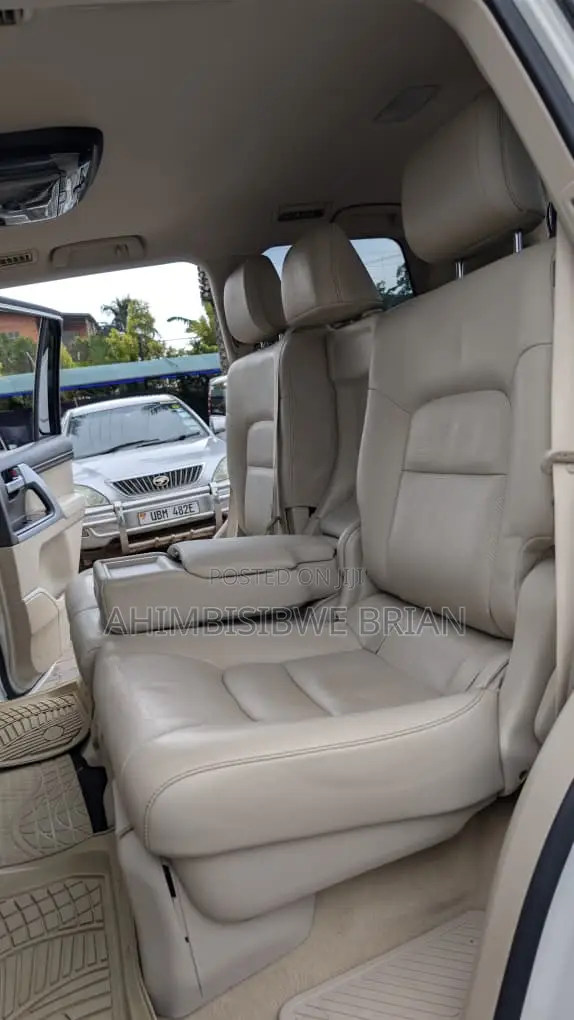 Toyota Land Cruiser Prado 2018 White