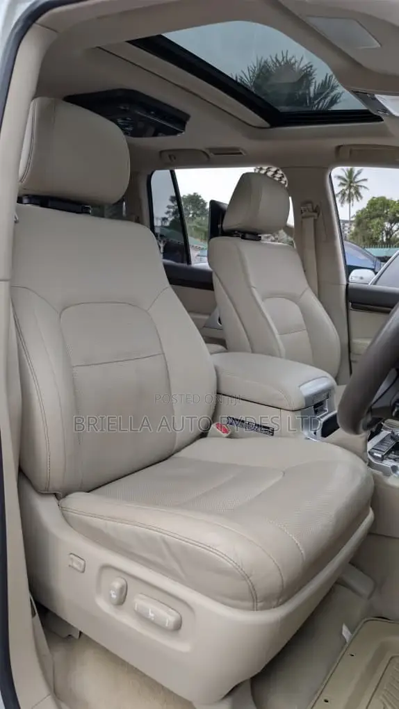 Toyota Land Cruiser Prado 2018 White