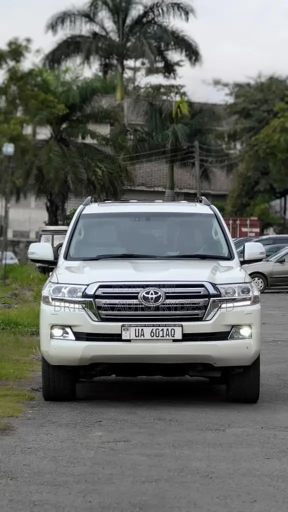 Toyota Land Cruiser Prado 2018 White
