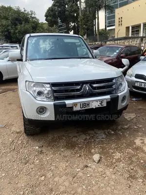 Mitsubishi Pajero 3.0 2010 Off white