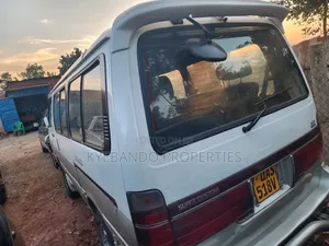 Toyota HiAce 1999 White