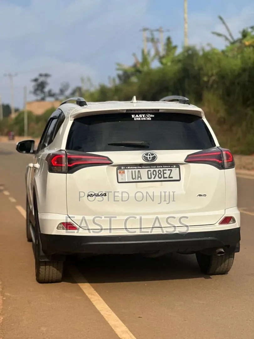 Toyota RAV4 2016 White
