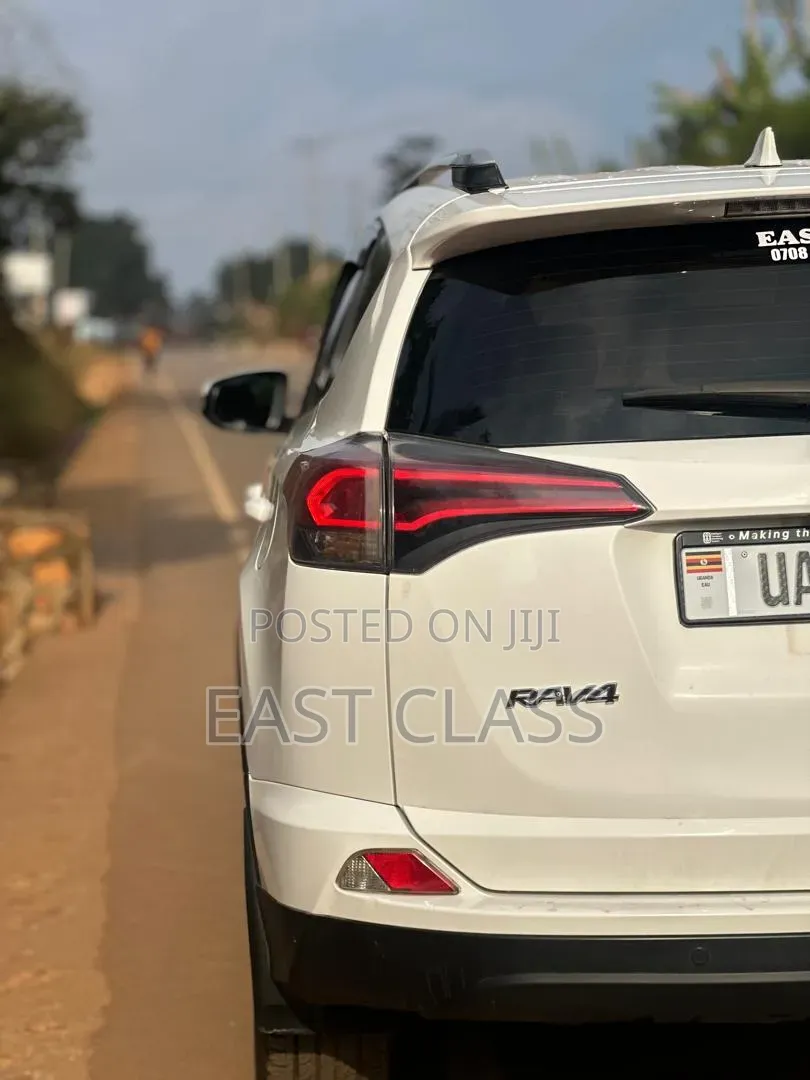 Toyota RAV4 2016 White