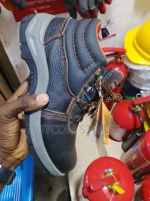 Safety Shoes/Boots