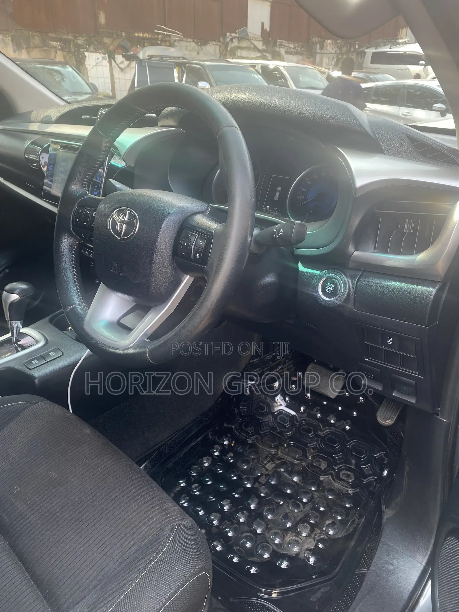 Toyota Hilux SR5 4x4 2018 Black