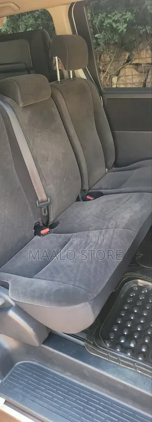 Toyota Noah 2.0 143hp AWD (7 Seater) 2012 White