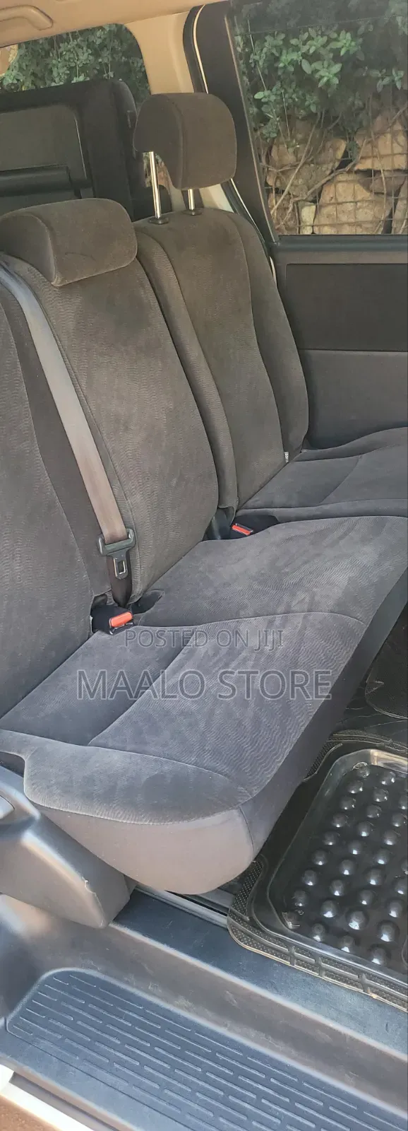 Toyota Noah 2.0 143hp AWD (7 Seater) 2012 White