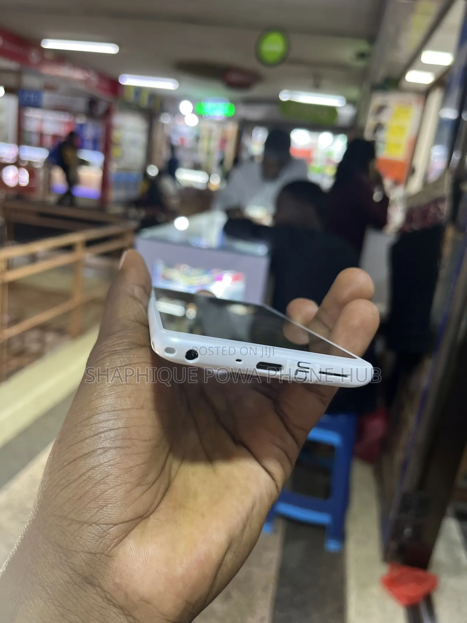 Fujitsu Arrow Be3 F-02L 32 GB White