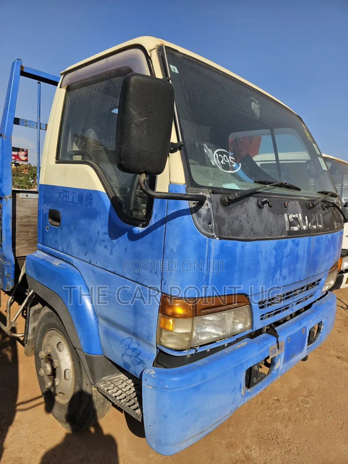 Isuzu Truck Long Chasis Blue