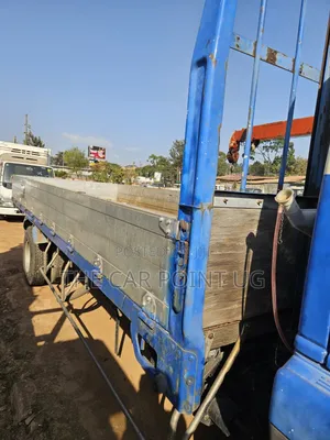Isuzu Truck Long Chasis Blue