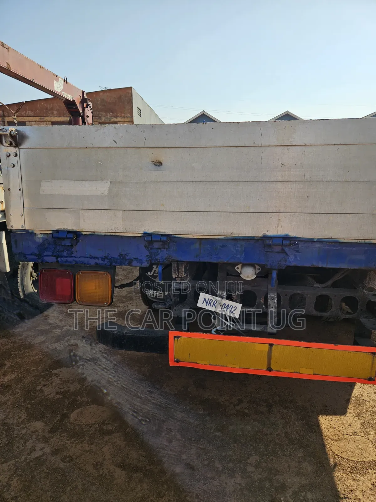 Isuzu Truck Long Chasis Blue