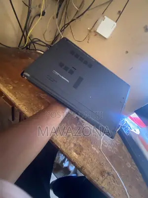 Laptop Dell Latitude 7400 4GB Intel Core i3 SSD 256GB