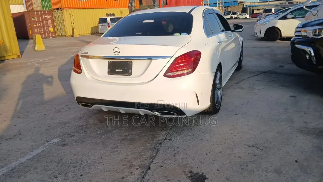 Mercedes-Benz C200 2016 Pearl