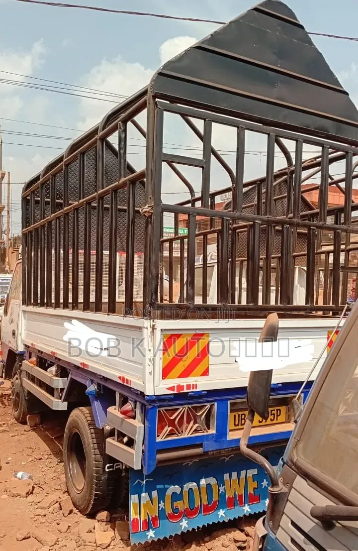 Mitsubishi Canter 1992 White