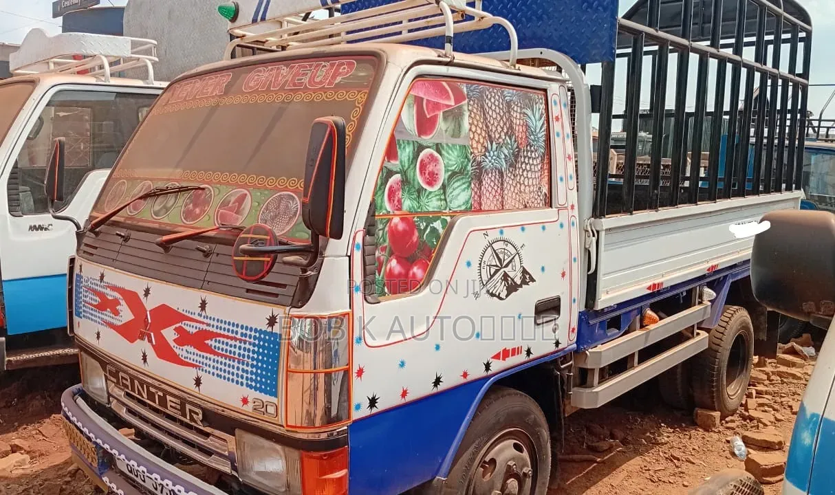 Mitsubishi Canter 1992 White