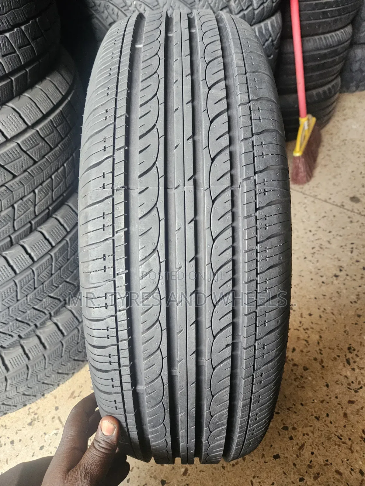 205 65 R16 Kapsin Its a Set of 4 Pieces. Try to Zoom,they a Used 1 Day