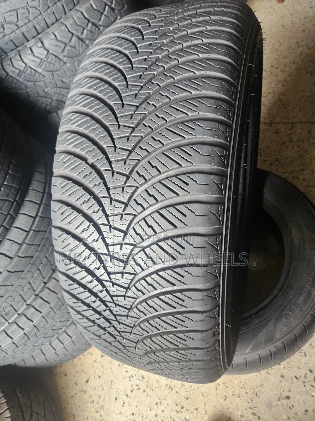235 55R18 Dunlop Al Seasons Max AS1 Just Order We Deliver at Ur Office