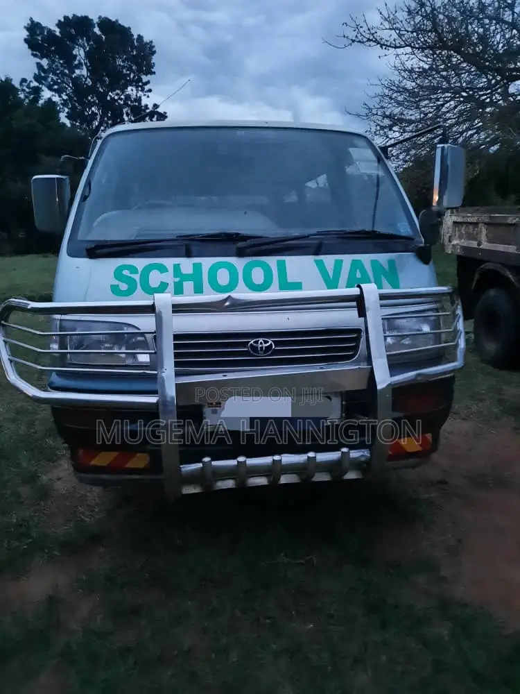Toyota HiAce 2001 Grey