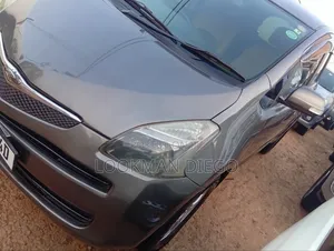 Toyota Ractis 1.3 FWD 2007 Gray