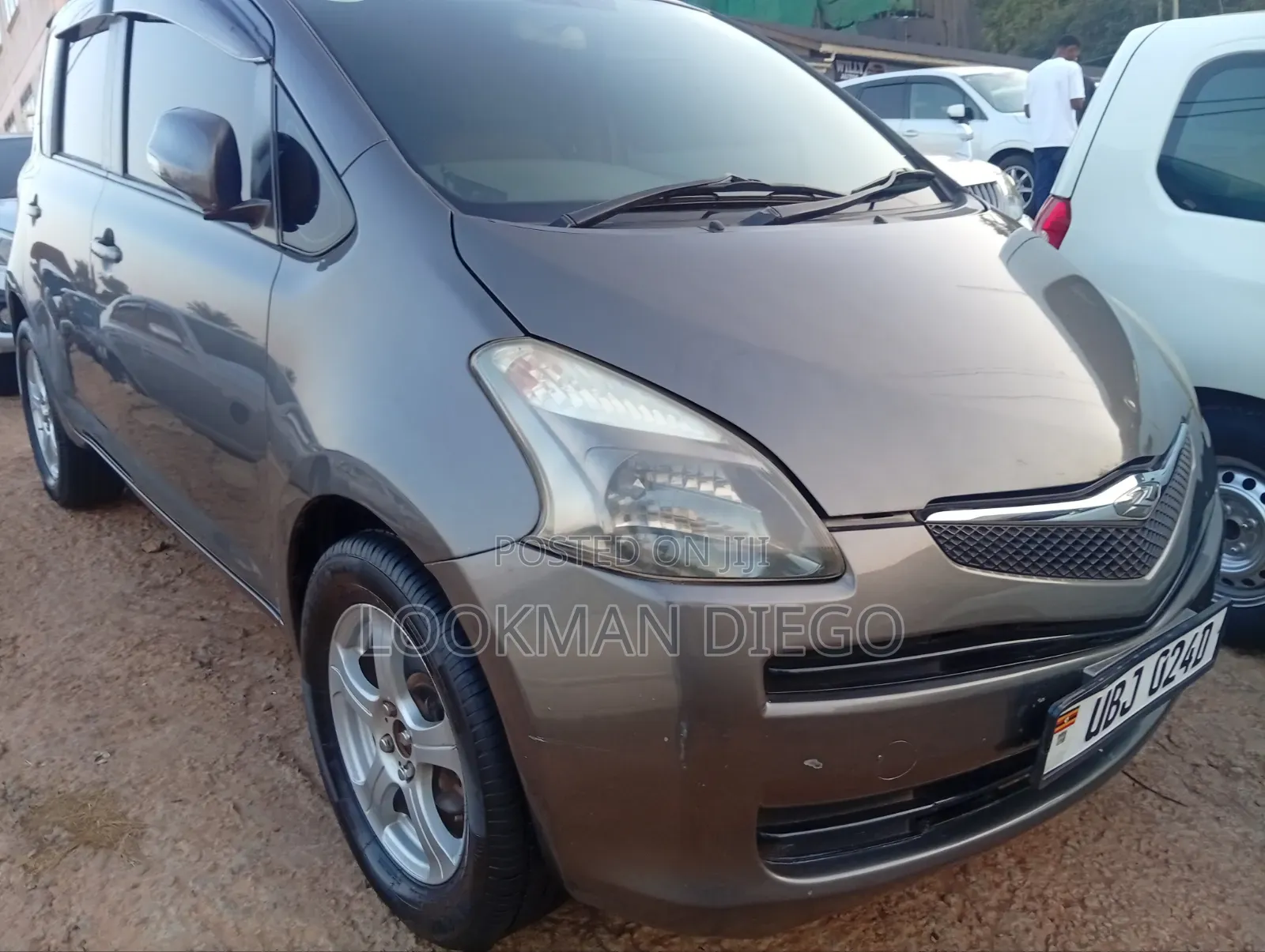 Toyota Ractis 1.3 FWD 2007 Gray