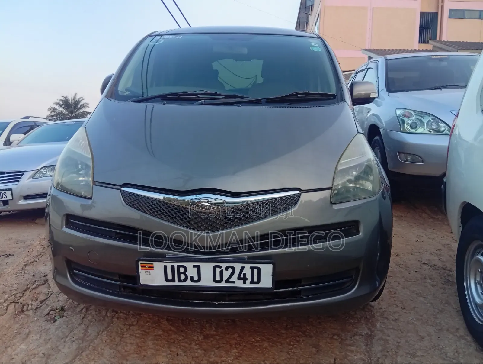 Toyota Ractis 1.3 FWD 2007 Gray