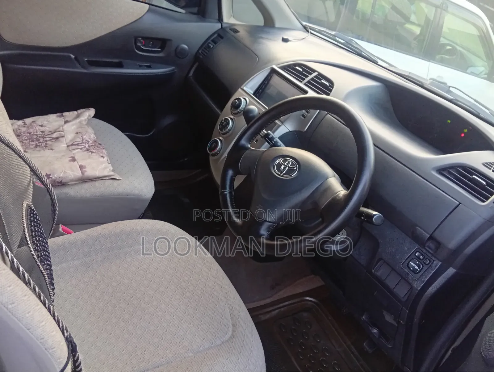 Toyota Ractis 1.3 FWD 2007 Gray