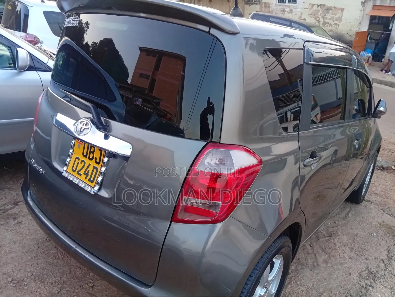 Toyota Ractis 1.3 FWD 2007 Gray