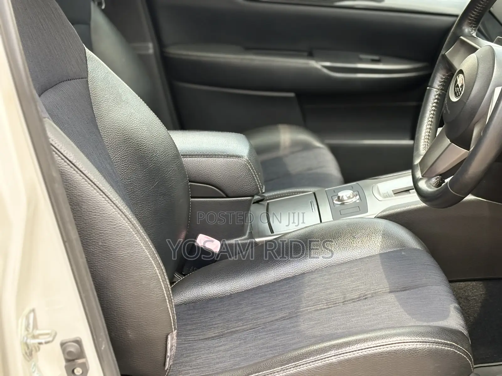 Subaru Legacy 2.5i Premium 2010 White