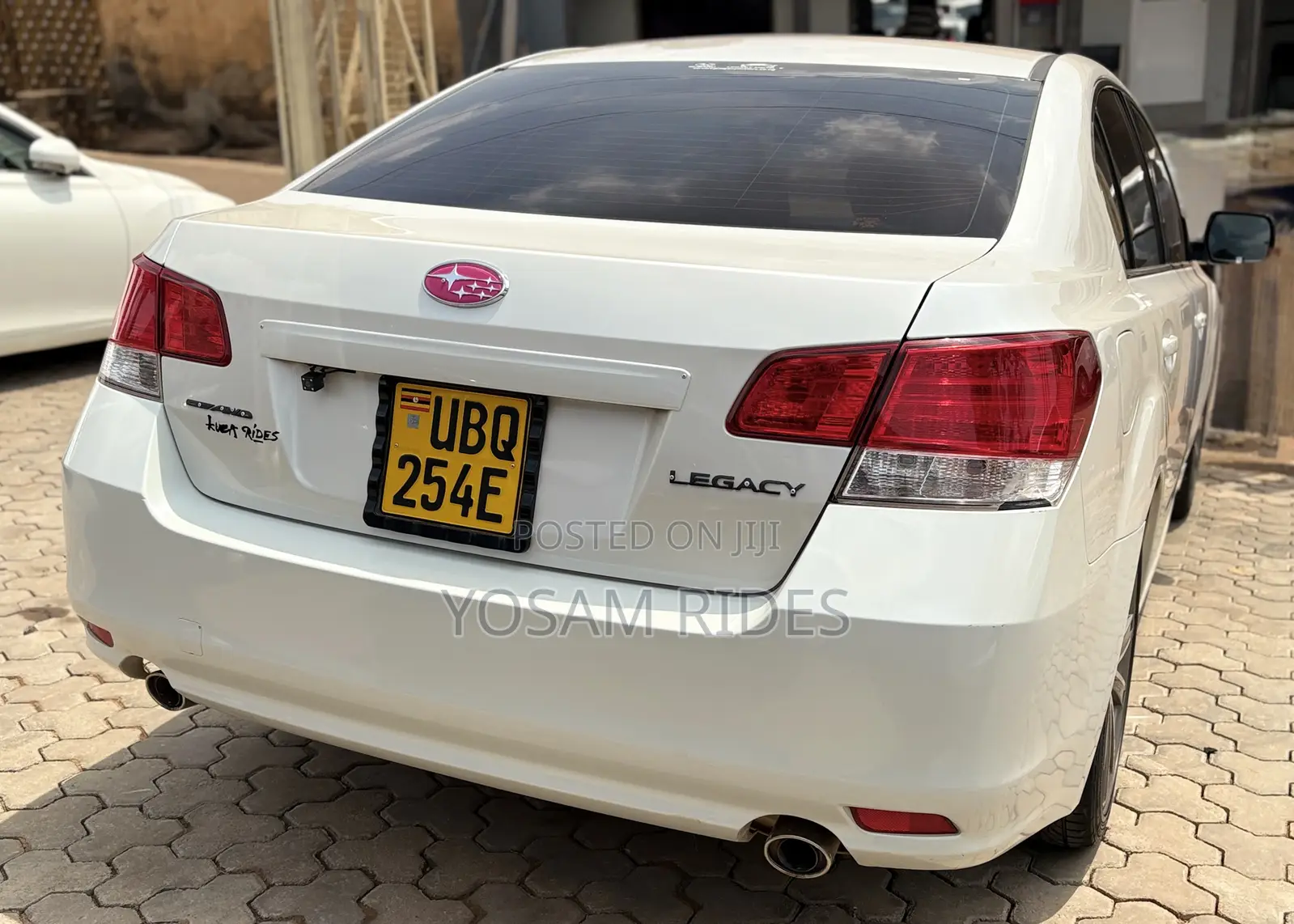 Subaru Legacy 2.5i Premium 2010 White