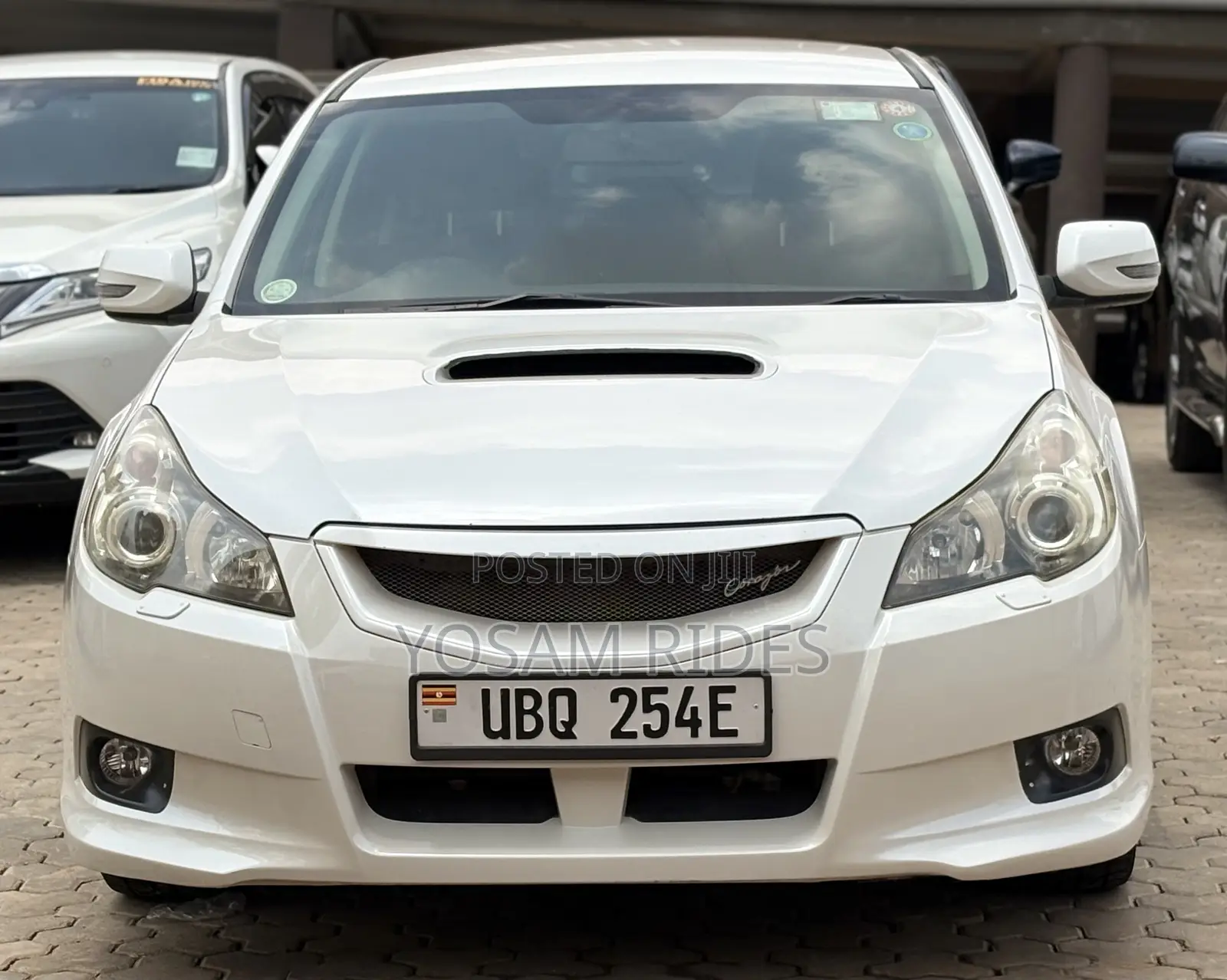 Subaru Legacy 2.5i Premium 2010 White