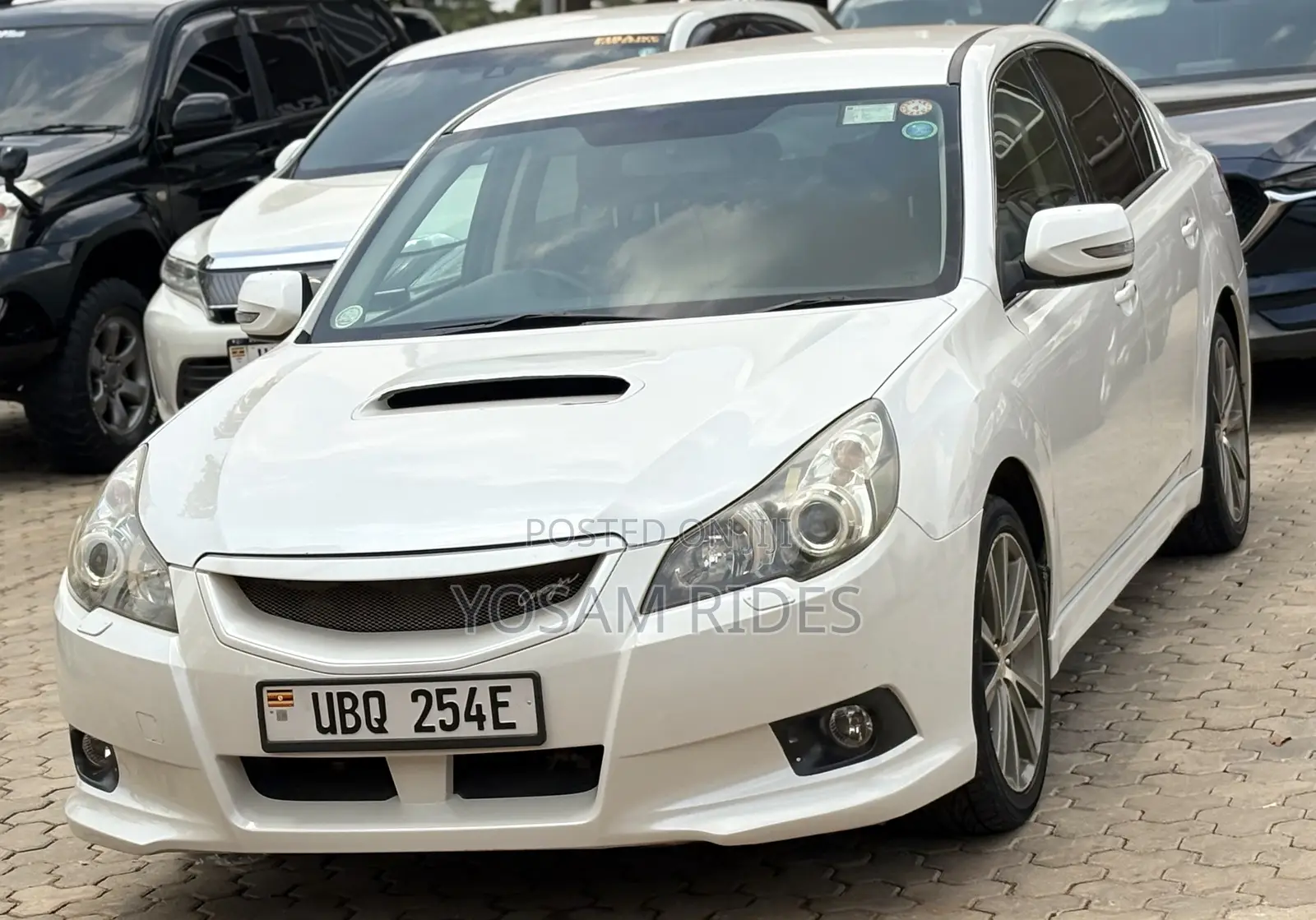 Subaru Legacy 2.5i Premium 2010 White