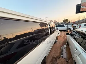 Toyota HiAce 1999 White