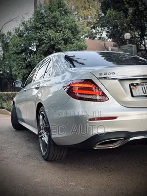 Mercedes-Benz E200 2017 Silver