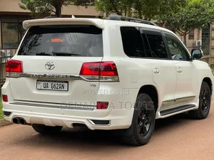 Toyota Landcruiser V8 for Rent-Selfdrive/Chauffeured