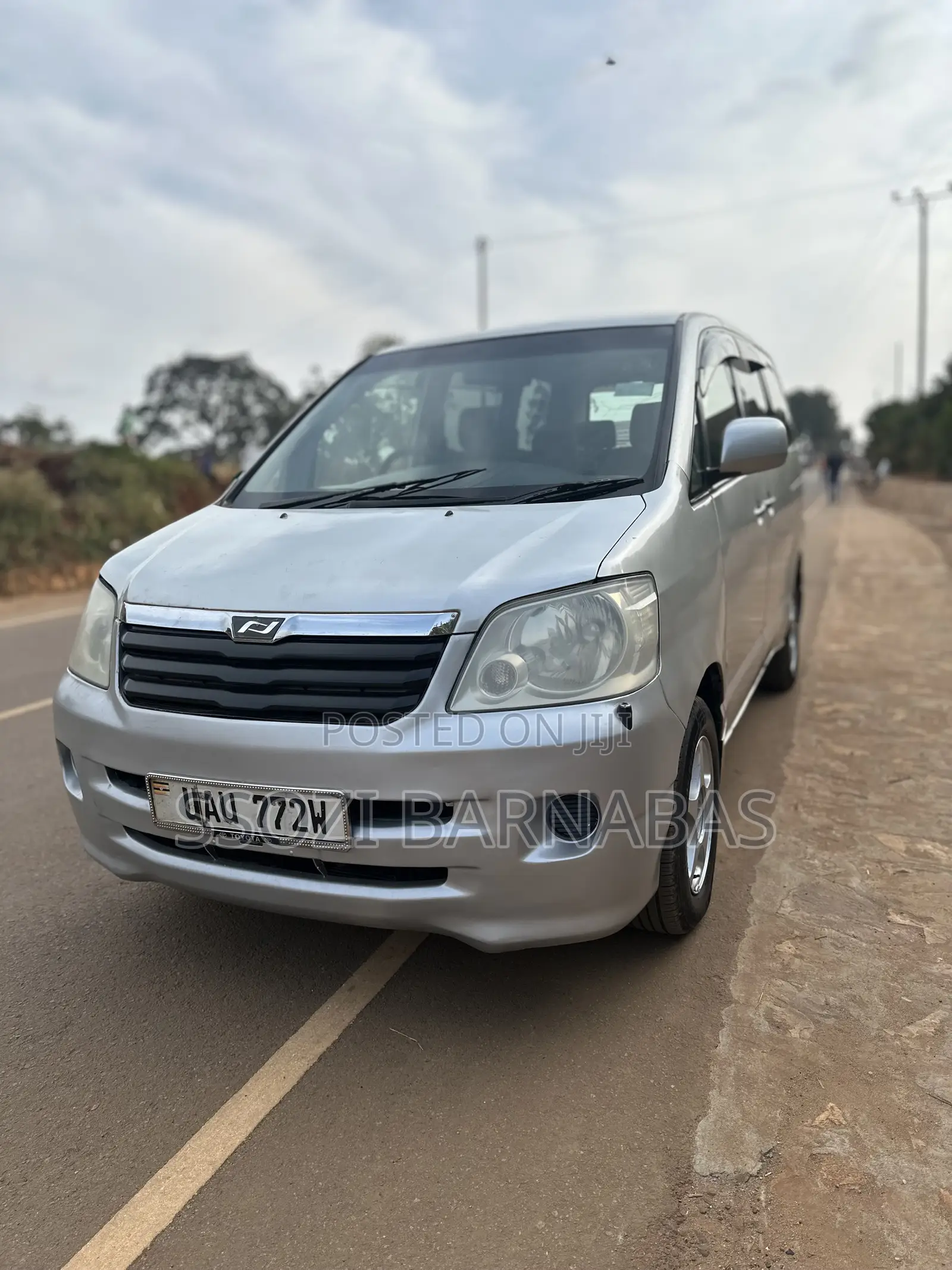 Toyota Noah 2003 Silver
